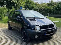 Schwarz Gebraucht 2000 Renault Twingo Kleinwagen | 1.500 € (Fairer Preis)
