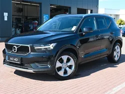 Onyx black metallic Gebraucht 2019 Volvo XC40 Momentum SUV | 26.900 € (Fairer Preis)