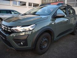 Grün Gebraucht 2022 Dacia Sandero Stepway SUV | 11.800 € (Guter Preis)