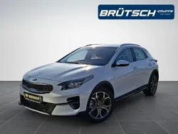 Deluxeweiss metallic Gebraucht 2021 Kia XCeed Spirit SUV | 20.580 € (Guter Preis)