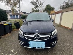 Blau Gebraucht 2020 Mercedes V300 Exclusive Van / Kleinbus | 48.600 € (Superpreis)