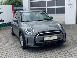 Grau Gebraucht 2021 Mini ONE Kleinwagen | 16.850 € (Fairer Preis)