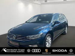 Aquamarinblau metallic Gebraucht 2023 VW Passat Business Kombi | 26.780 € (Guter Preis)