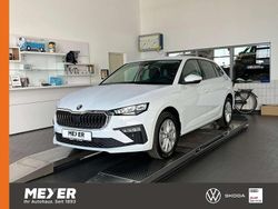 Moonweiß metallic Neu 2025 Skoda Scala Selection Kleinwagen | 21.890 € (Etwas zu teuer)