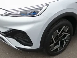 Skiing white Gebraucht 2022 BYD Atto 3 Design SUV | 29.500 €