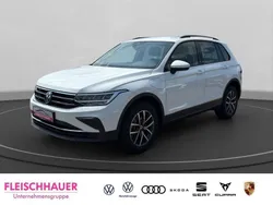 Weiss Gebraucht 2022 VW Tiguan Life SUV | 29.990 € (Guter Preis)