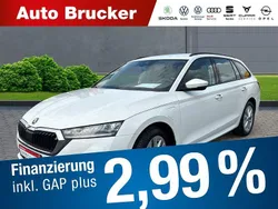 Weiss Gebraucht 2023 Skoda Octavia Ambition Kombi | 24.990 € (Guter Preis)