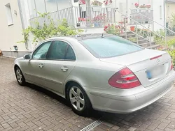 Silber Gebraucht 2002 Mercedes E270 Avantgarde Limousine | 4.850 €