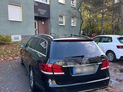Schwarz Gebraucht 2014 Mercedes 220 Kombi | 12.000 €