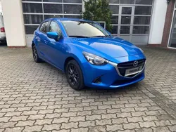 Blau Gebraucht 2016 Mazda 2 Center-Line Limousine | 12.300 € (Etwas zu teuer)