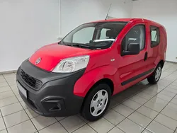 Rot Gebraucht 2021 Fiat Fiorino Van / Kleinbus | 11.990 € (Fairer Preis)