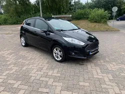 Schwarz Gebraucht 2016 Ford Fiesta Titanium Kleinwagen | 5.999 € (Guter Preis)