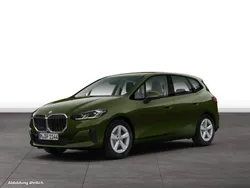 Sanremo green metallic Gebraucht 2024 BMW 218 Active Tourer Luxury Line Van / Kleinbus | 35.114 € (Guter Preis)