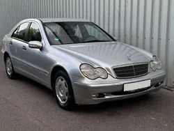 Silber Gebraucht 2001 Mercedes C220 Elegance Limousine | 3.990 € (Fairer Preis)