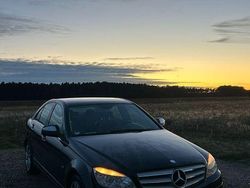 Schwarz Gebraucht 2007 Mercedes 220 Limousine | 9.700 € (Fairer Preis)