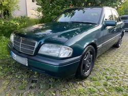 Grün Gebraucht 1996 Mercedes C200 Limousine | 1.500 € (Fairer Preis)