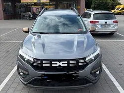 Grau Gebraucht 2024 Dacia Jogger Extreme Kombi | 20.900 € (Fairer Preis)