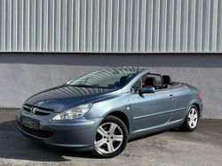 Grau Gebraucht 2005 Peugeot 307 CC Cabrio | 2.490 € (Etwas zu teuer)