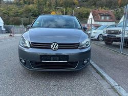Grau Gebraucht 2013 VW Touran Match Van / Kleinbus | 6.900 € (Fairer Preis)