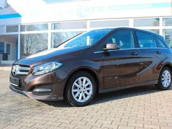Braun Gebraucht 2015 Mercedes B180 Van / Kleinbus | 16.600 € (Etwas zu teuer)