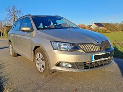Grau Gebraucht 2017 Skoda Fabia Clever Kombi | 10.200 € (Fairer Preis)
