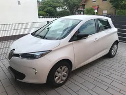 Weiß Gebraucht 2019 Renault Zoe Life Kleinwagen | 5.900 €