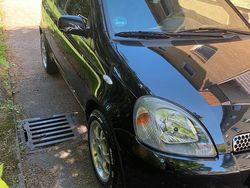 Schwarz Gebraucht 2001 Toyota Yaris Kleinwagen | 2.650 € (Teuer)