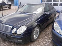 Blau Gebraucht 2003 Mercedes E220 Limousine | 2.100 € (Superpreis)