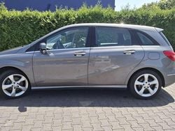 Silber Gebraucht 2012 Mercedes B180 Edition 1 Van / Kleinbus | 9.900 € (Fairer Preis)