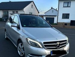 Silber Gebraucht 2011 Mercedes B200 Night Van / Kleinbus | 8.600 € (Etwas zu teuer)