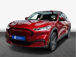 Rot (lucid red metallic) Gebraucht 2024 Ford Mustang Mach-E SUV | 53.990 €