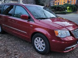 Rot Gebraucht 2015 Chrysler Grand Voyager Van / Kleinbus | 8.888 € (Superpreis)