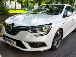 Weiß Gebraucht 2019 Renault Mégane GrandTour Bose Edition Kombi | 15.500 € (Fairer Preis)