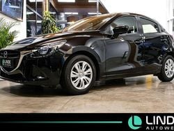 Schwarz Gebraucht 2016 Mazda 2 Center-Line Limousine | 10.900 € (Fairer Preis)