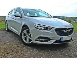 Weiß Gebraucht 2018 Opel Insignia Ultimate Kombi | 14.500 € (Fairer Preis)