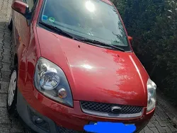 Rot Gebraucht 2006 Ford Fiesta Ambiente Kleinwagen | 2.900 € (Fairer Preis)