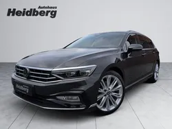 Grau Gebraucht 2023 VW Passat R-line Kombi | 34.970 € (Fairer Preis)