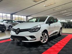 Weiß Gebraucht 2017 Renault Clio IV LIMITED Limousine | 8.900 € (Etwas zu teuer)