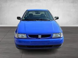 Blau Gebraucht 1998 Seat Ibiza Basis Limousine | 900 € (Guter Preis)