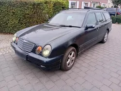 Blau Gebraucht 2002 Mercedes E200 Kombi | 2.300 €
