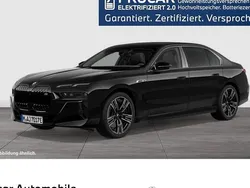 Saphirschwarz Gebraucht 2023 BMW M760e M Sport Limousine | 104.990 €
