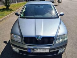 Grau Gebraucht 2005 Skoda Octavia Ambiente Limousine | 1.850 € (Etwas zu teuer)
