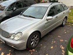 Silber Gebraucht 2003 Mercedes C220 Kombi | 1.900 €