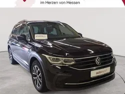 Deep black perleffekt Gebraucht 2022 VW Tiguan Life SUV | 25.190 € (Guter Preis)