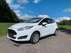 Weiß Gebraucht 2016 Ford Fiesta Kleinwagen | 5.800 € (Fairer Preis)