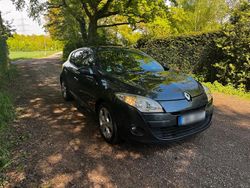 Grau Gebraucht 2009 Renault Mégane III Limousine | 5.000 €