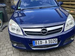 Blau Gebraucht 2006 Opel Signum Kombi | 3.000 € (Teuer)