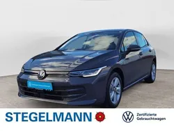 Delfingrau metallic Gebraucht 2024 VW Golf VIII Life Limousine | 23.190 € (Guter Preis)