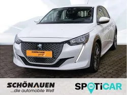 Weiss Gebraucht 2021 Peugeot e-208 Kleinwagen | 14.250 € (Guter Preis)