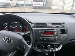 Silber Gebraucht 2012 Kia Rio Kleinwagen | 5.000 € (Guter Preis)